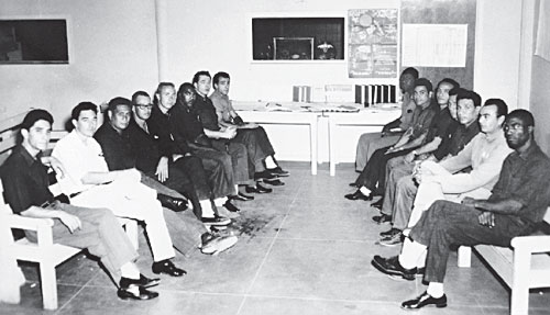 Benitez con el primer grupo Narconon a principios de 1966
